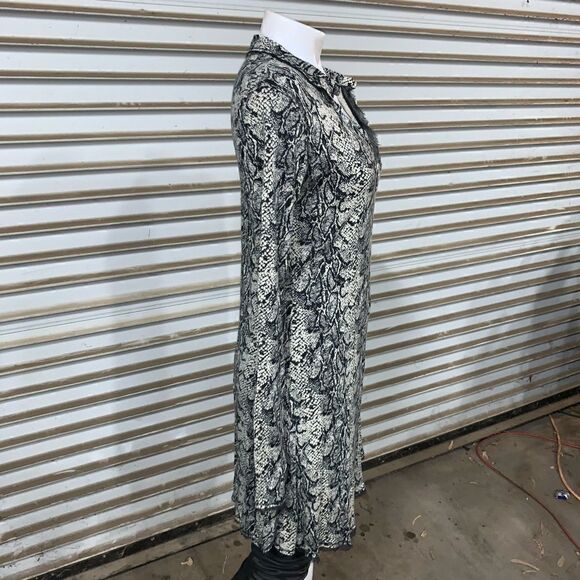 Linq dress career long sleeve snakeskin pattern V neck Size large - Picture 5 of 7